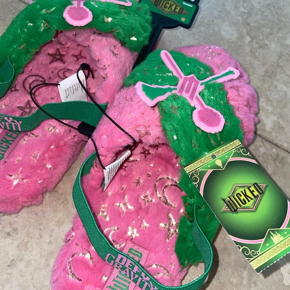 Wicked Women's Slippers NWT size 9/10 - Picture 6 of 7